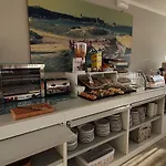 La Costera Hotel *
